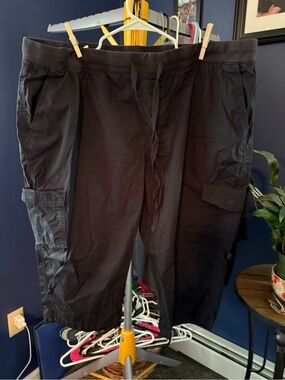 St. John's Bay Black Women's Cargo Capris